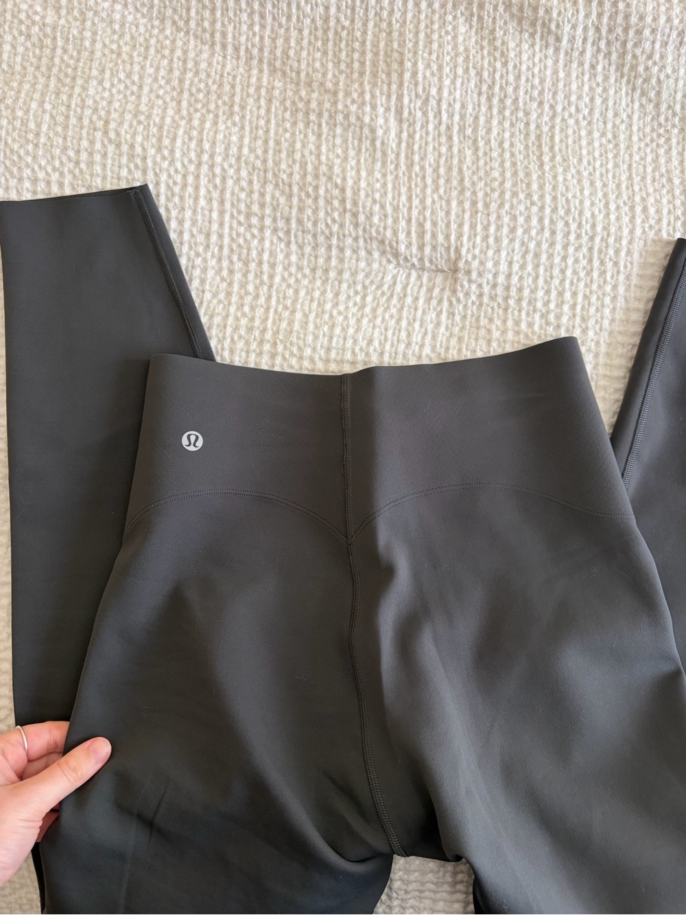 Lulu glow up super high rise tights 25” - Picture 6 of 8